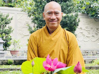 Khóa Tu với Hoà Thượng Thích Tâm Đức Phó Viện Trưởng Học Viện Tại Sài Gòn, Trưởng Khoa Anh Ngữ