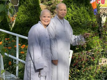 hinh-anh-sinh-hoat-va-luu-niem-cua-chu-ton-duc-ni-tai-ha-truong-27.jpg