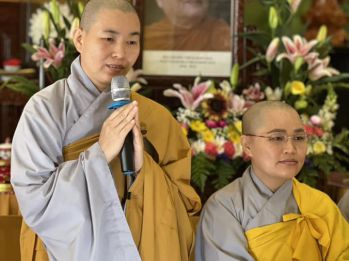 hinh-anh-sinh-hoat-va-luu-niem-cua-chu-ton-duc-ni-tai-ha-truong-13.jpg