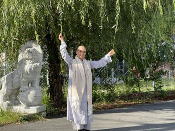 hinh-anh-sinh-hoat-va-luu-niem-cua-chu-ton-duc-ni-tai-ha-truong-26.jpg